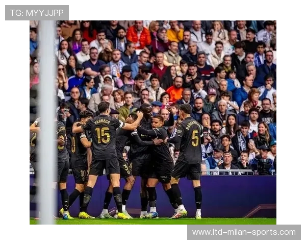 巴萨继续追赶领头羊，积分差距缩小，巴萨分组